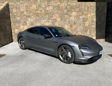 Porsche Taycan à Saint-Alban (Haute-Garonne)