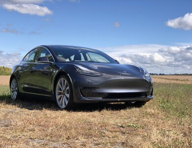 Tesla Model 3 Grande Autonomie à Lyon (3ème arr.)